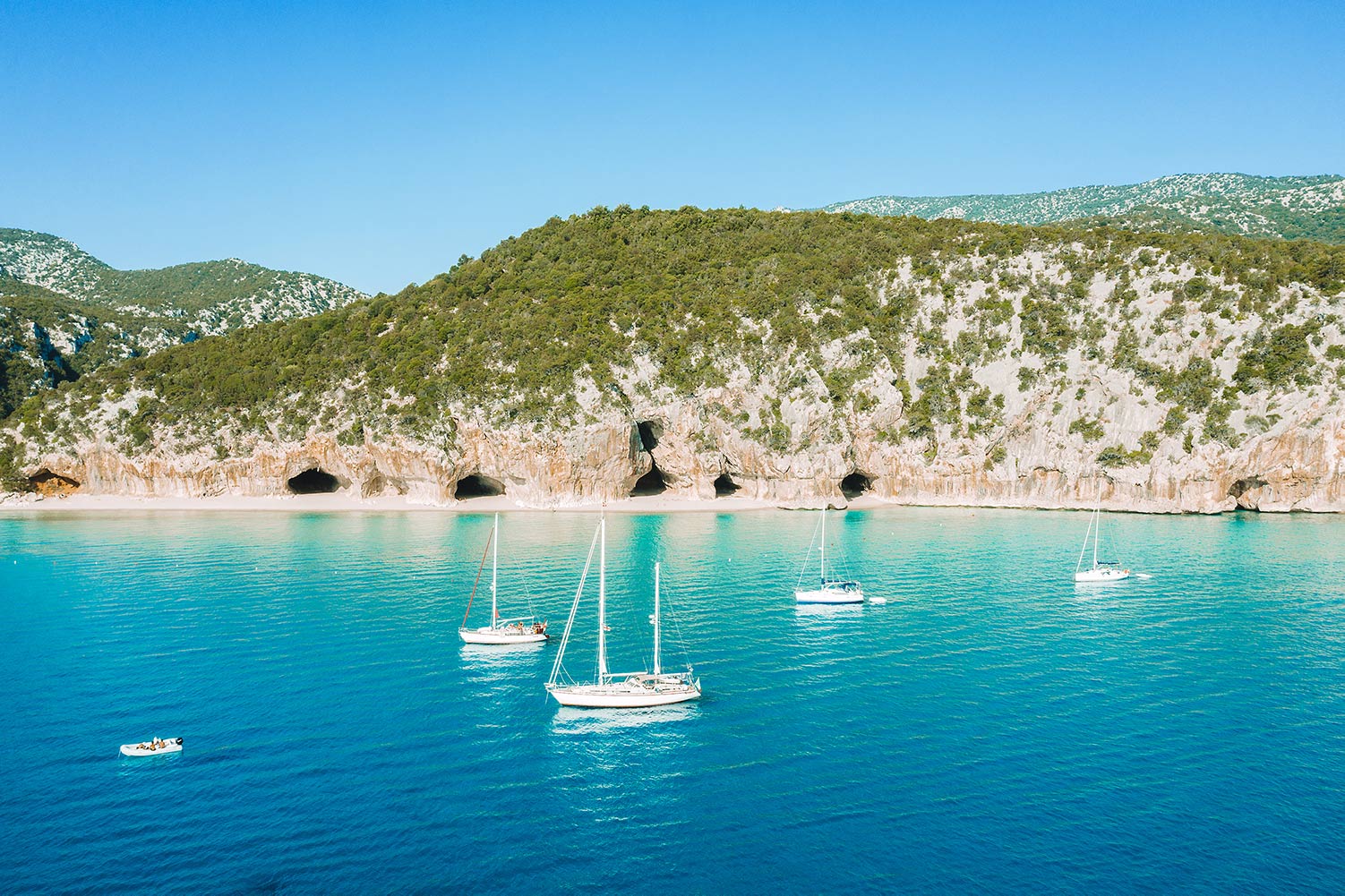 Tour to Cala Luna and Grotte del Bue Marino by boat 